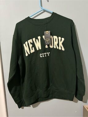 UNISEX Dark Green 'New York City' Crew Neck Sweatshirt